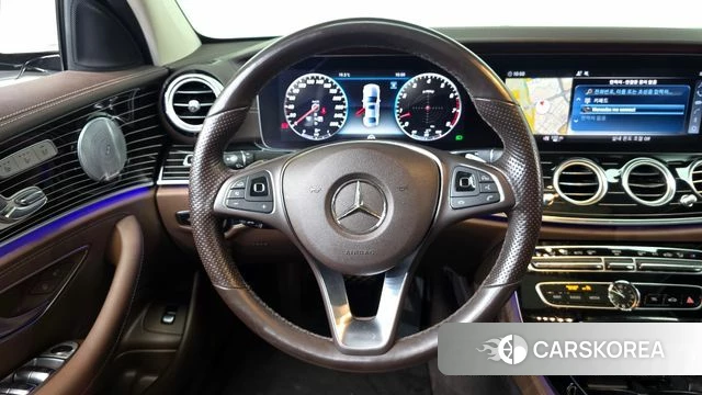 Mercedes-Benz E-Class W213 2018 Белый из Кореи, фото 4