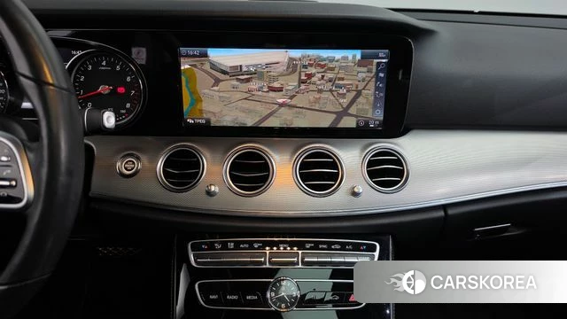 Mercedes-Benz E-Class W213 2018 Черный из Кореи, фото 4