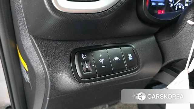 Hyundai Venue 2019 Белый из Кореи, фото 4