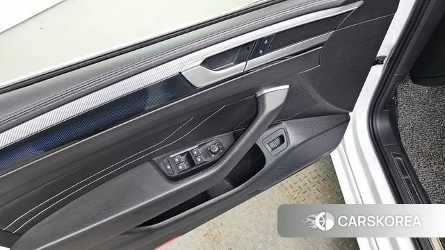 Volkswagen Arteon 2023 Белый из Кореи, фото 4