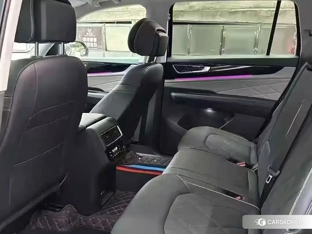 Volkswagen Touareg 2024 Черный из Китая, фото 4