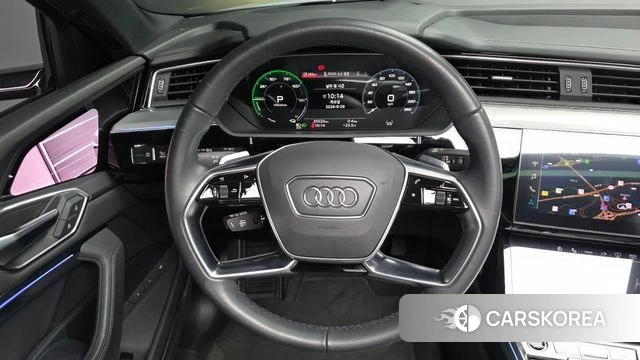 Audi e-Tron 2023 Белый из Кореи, фото 4
