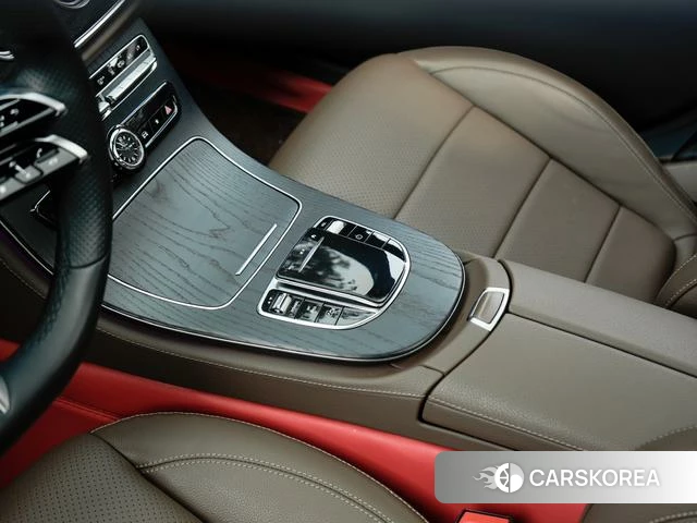 Mercedes-Benz E-Class 2023 Черный из Китая, фото 4