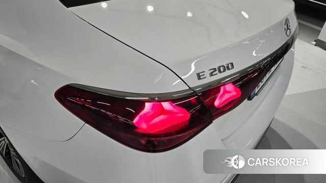 Mercedes-Benz E-Class W214 2025 Белый из Кореи, фото 4