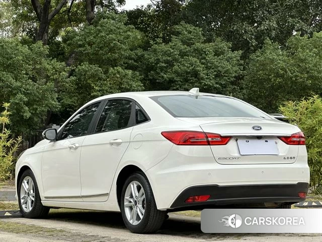 Ford Escort 2021 Белый из Китая, фото 4