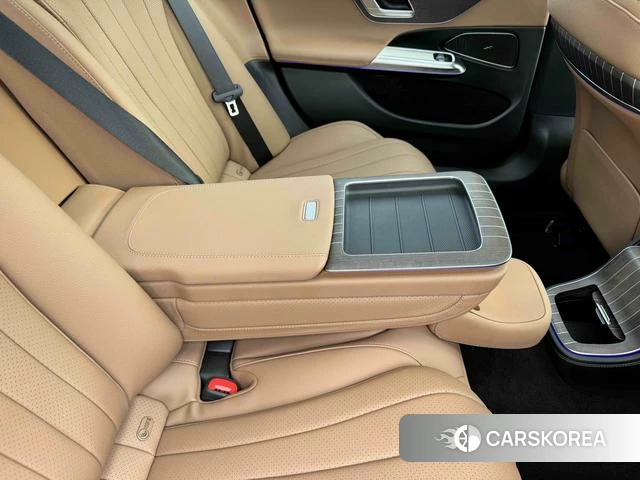Mercedes-Benz E-Class 2024 Черный из Китая, фото 4