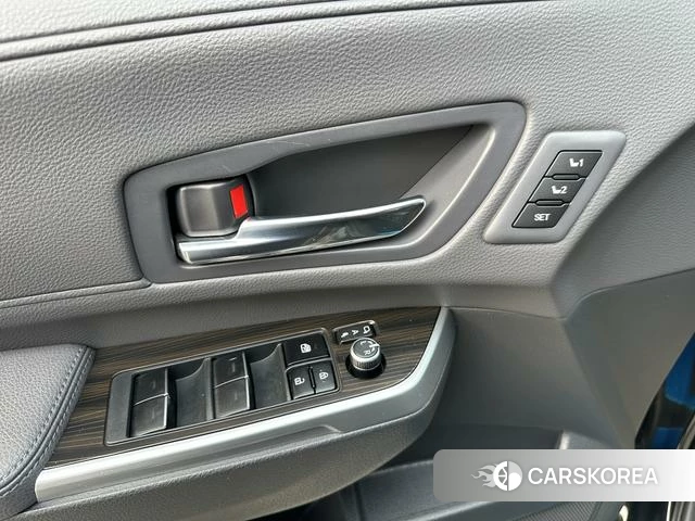 Toyota Granvia 2023 Черный из Китая, фото 4