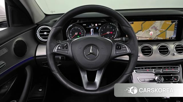 Mercedes-Benz E-Class W213 2018 Белый из Кореи, фото 4