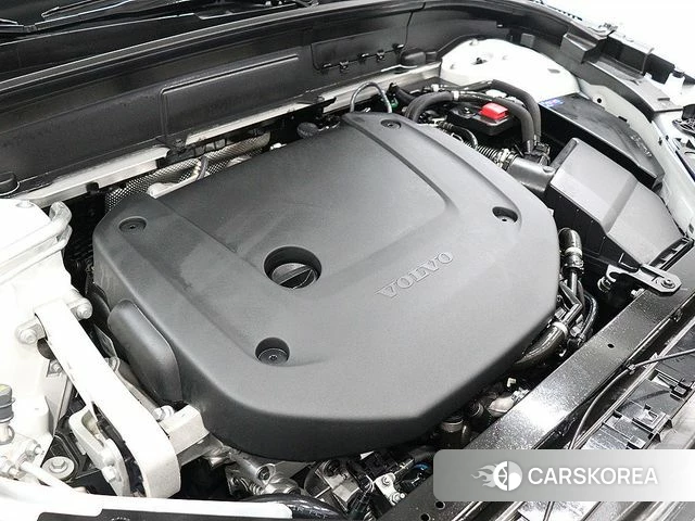 Volvo XC60 second Generation 2025 Белый из Кореи, фото 4