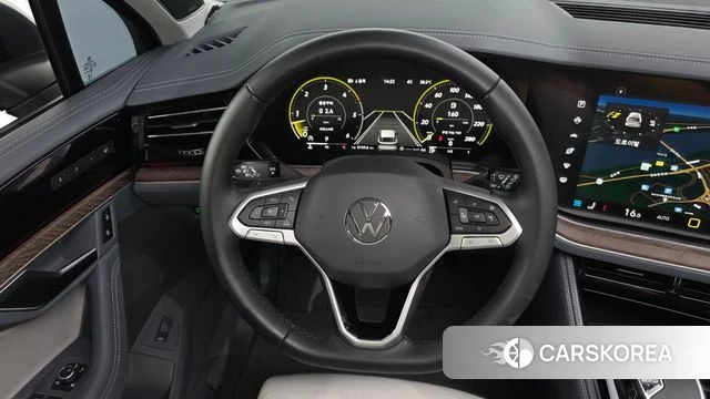 Volkswagen Touareg 3rd generation 2025 Черный из Кореи, фото 4
