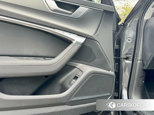 Audi A6 2022 Темно-серый из Китая, фото 4