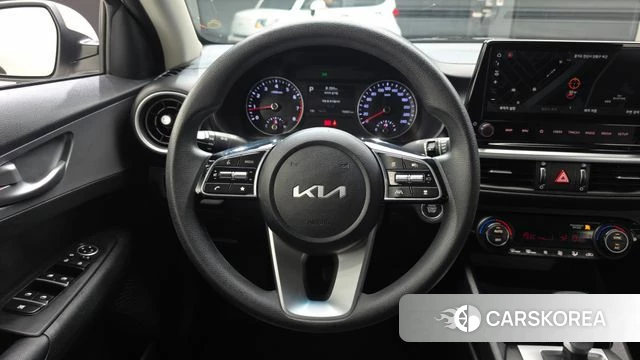 Kia The New K3 2nd generation 2023 Белый из Кореи, фото 4