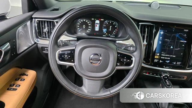 Volvo V60 Cross-Country 2nd Generation 2019 Белый из Кореи, фото 4