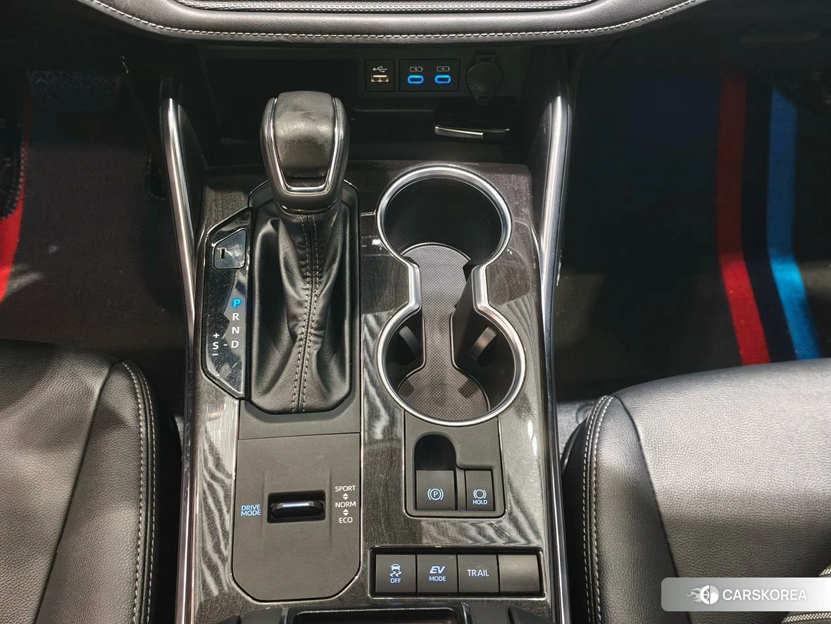 Toyota Crown 2022 Белый из Китая, фото 4