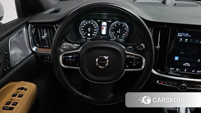 Volvo S60 3rd generation 2021 Белый из Кореи, фото 5