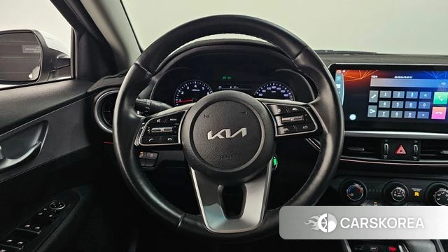 Kia The New K3 2nd generation 2021 Белый из Кореи, фото 4