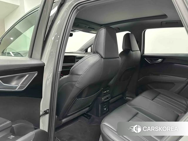 Audi Q4 2024 Темно-серый из Китая, фото 4