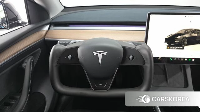 Tesla Model Y 2024 Черный из Кореи, фото 4