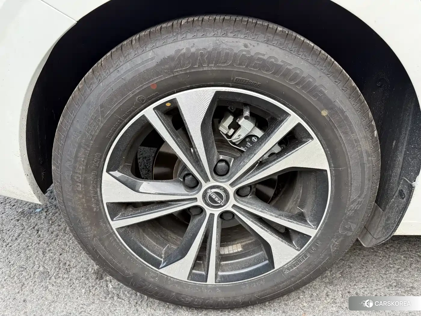 Nissan Sylphy 2025 Белый из Китая, фото 4