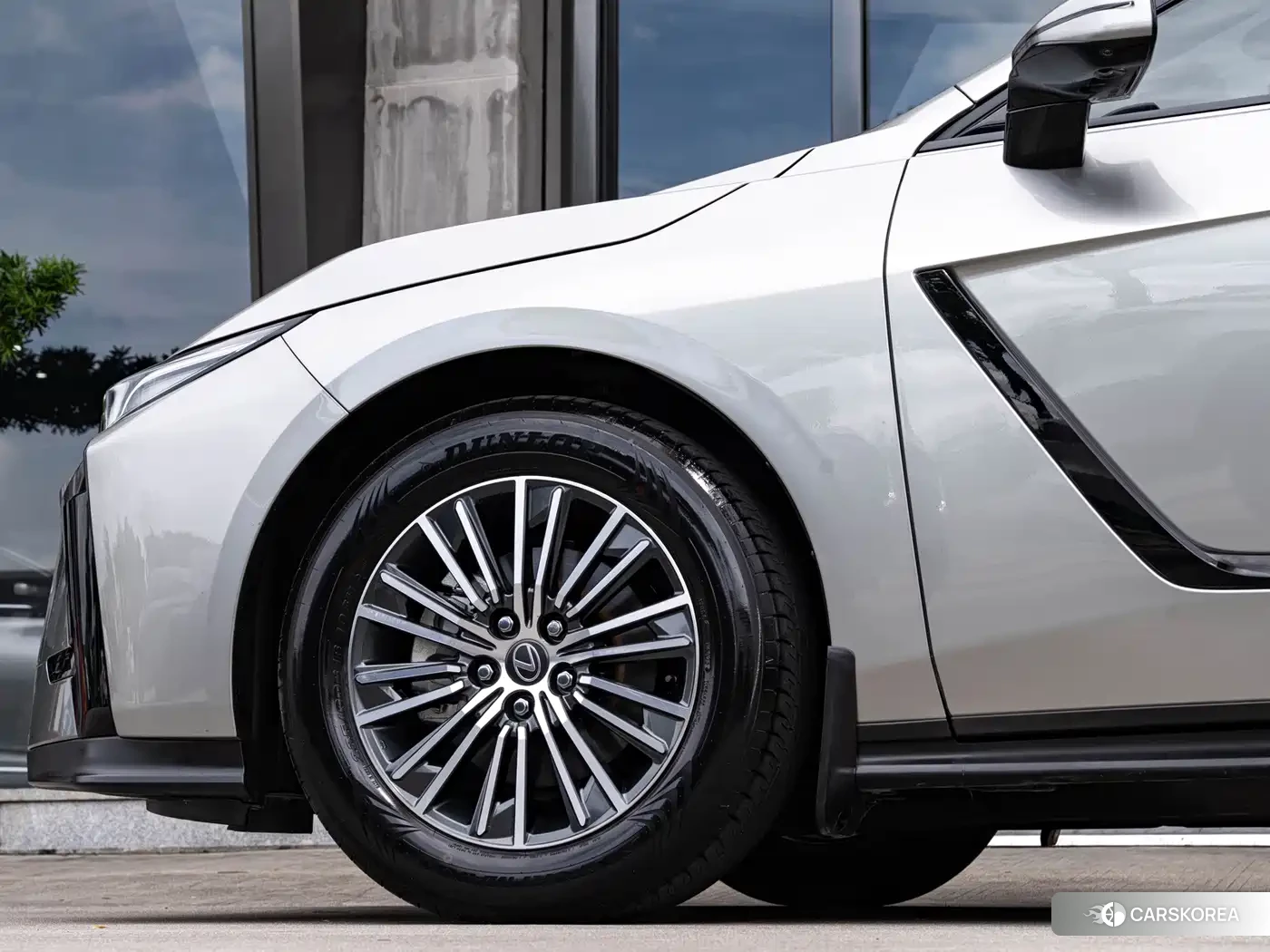 Lexus ES 2026 Silver/gray из Китая, фото 4