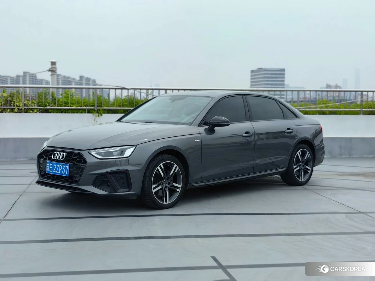 Audi A4L 2021 Темно-серый из Китая, фото 4