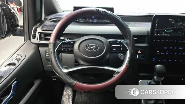 Hyundai Staria 2023 Черный из Кореи, фото 4
