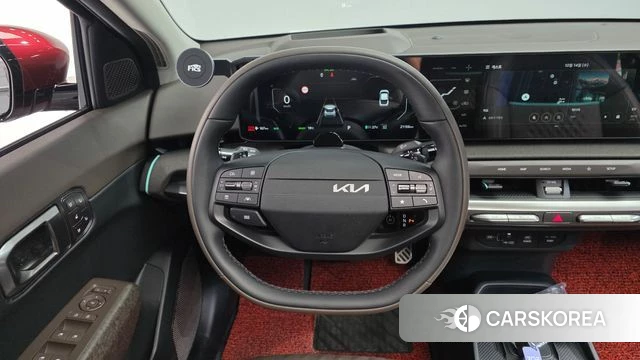 Kia EV4 2025 Красный из Кореи, фото 4