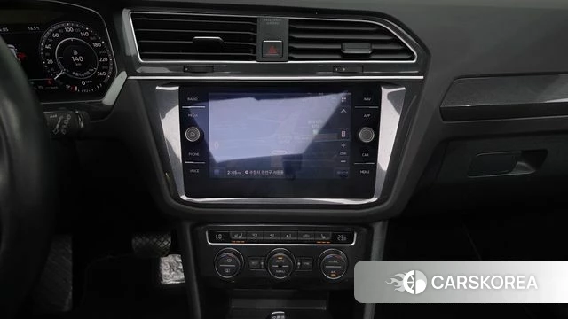 Volkswagen Tiguan second Generation 2018 Белый из Кореи, фото 4