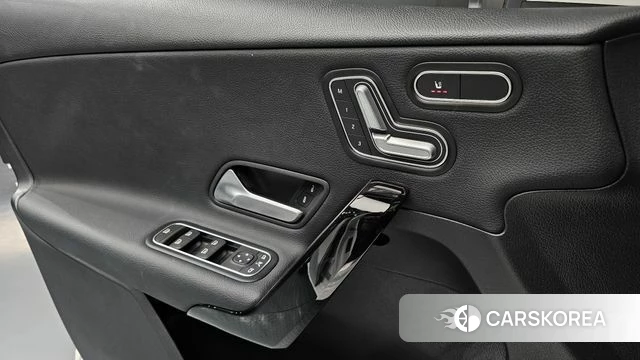 Mercedes-Benz A-Class W177 2020 Белый из Кореи, фото 4
