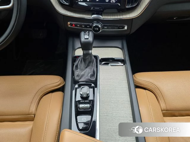 Volvo XC60 second Generation 2019 Белый из Кореи, фото 4