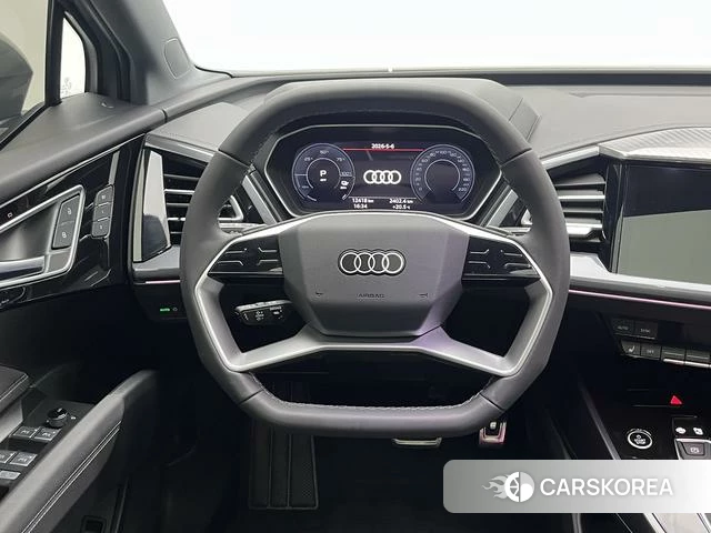Audi Q4 2023 Темно-серый из Китая, фото 4