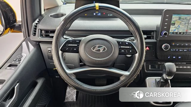 Hyundai Staria 2023 Желтый из Кореи, фото 4