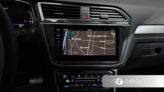 Volkswagen Tiguan Allspace 2023 Белый из Кореи, фото 4