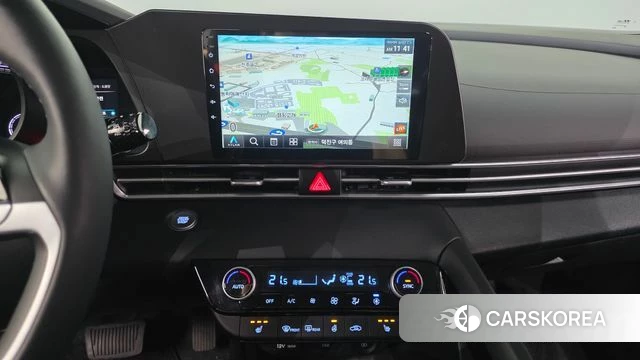 Hyundai Avante Hybrid (CN7) 2023 Белый из Кореи, фото 4