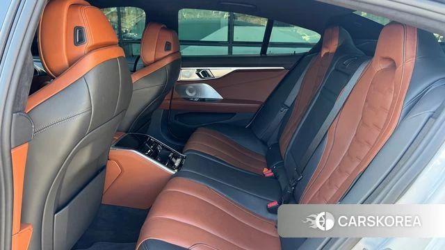 BMW 8 Series (G15) 2023 Белый из Кореи, фото 4