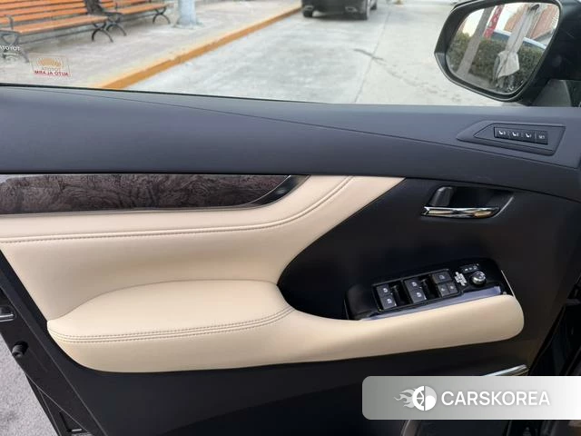 Toyota Vellfire 2021 Черный из Китая, фото 4