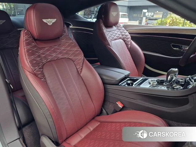 Bentley Continental GT 4th Generation 2026 Белый из Кореи, фото 4