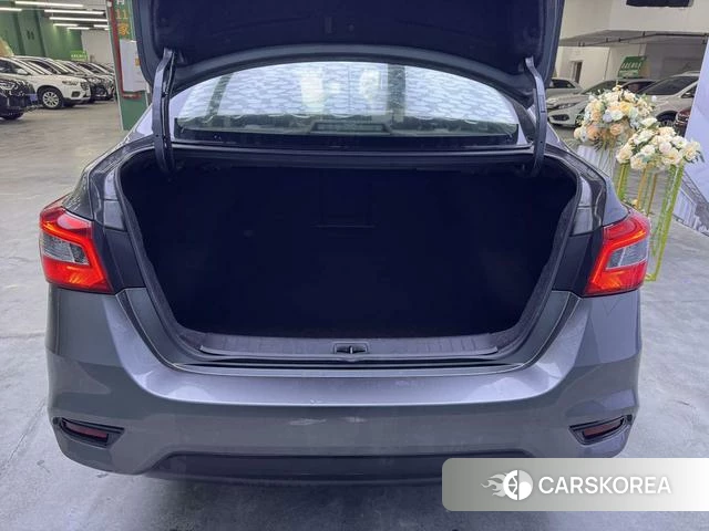 Nissan Sylphy 2021 Серебристо-серый из Китая, фото 4