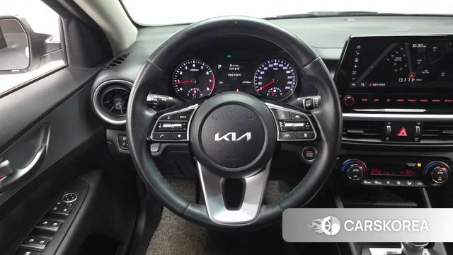 Kia The New K3 2nd generation 2022 Белый из Кореи, фото 4