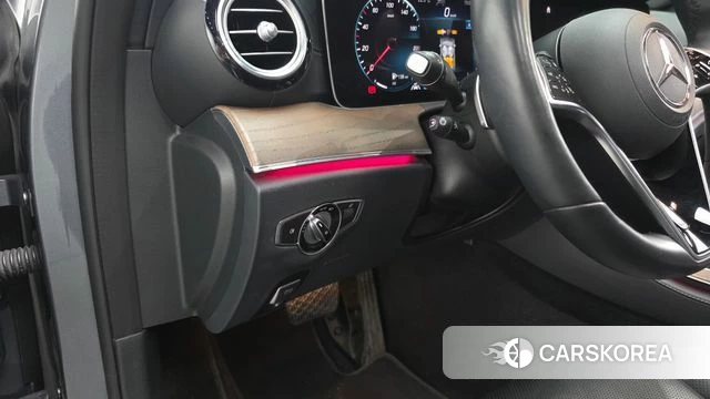 Mercedes-Benz E-Class W213 2021 Серый из Кореи, фото 4