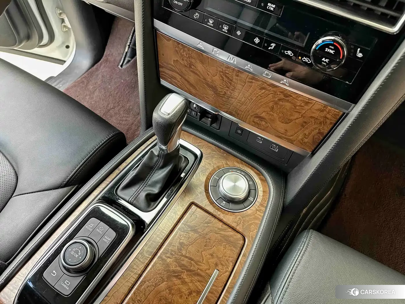 Nissan Patrol 2023 Белый из Китая, фото 4
