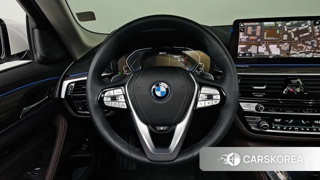 BMW 5 Series (G30) 2022 Белый из Кореи, фото 4