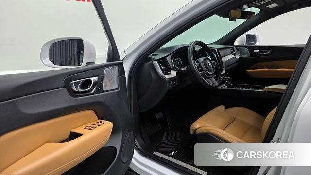 Volvo XC60 second Generation 2019 Белый из Кореи, фото 4