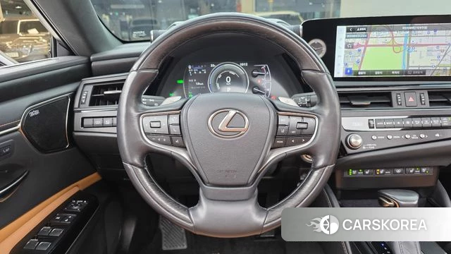 Lexus ES300h 7th generation 2024 Серебристо-серый из Кореи, фото 4