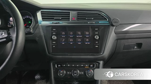 Volkswagen Tiguan second Generation 2018 Белый из Кореи, фото 4