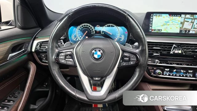 BMW 5 Series (G30) 2018 Белый из Кореи, фото 4