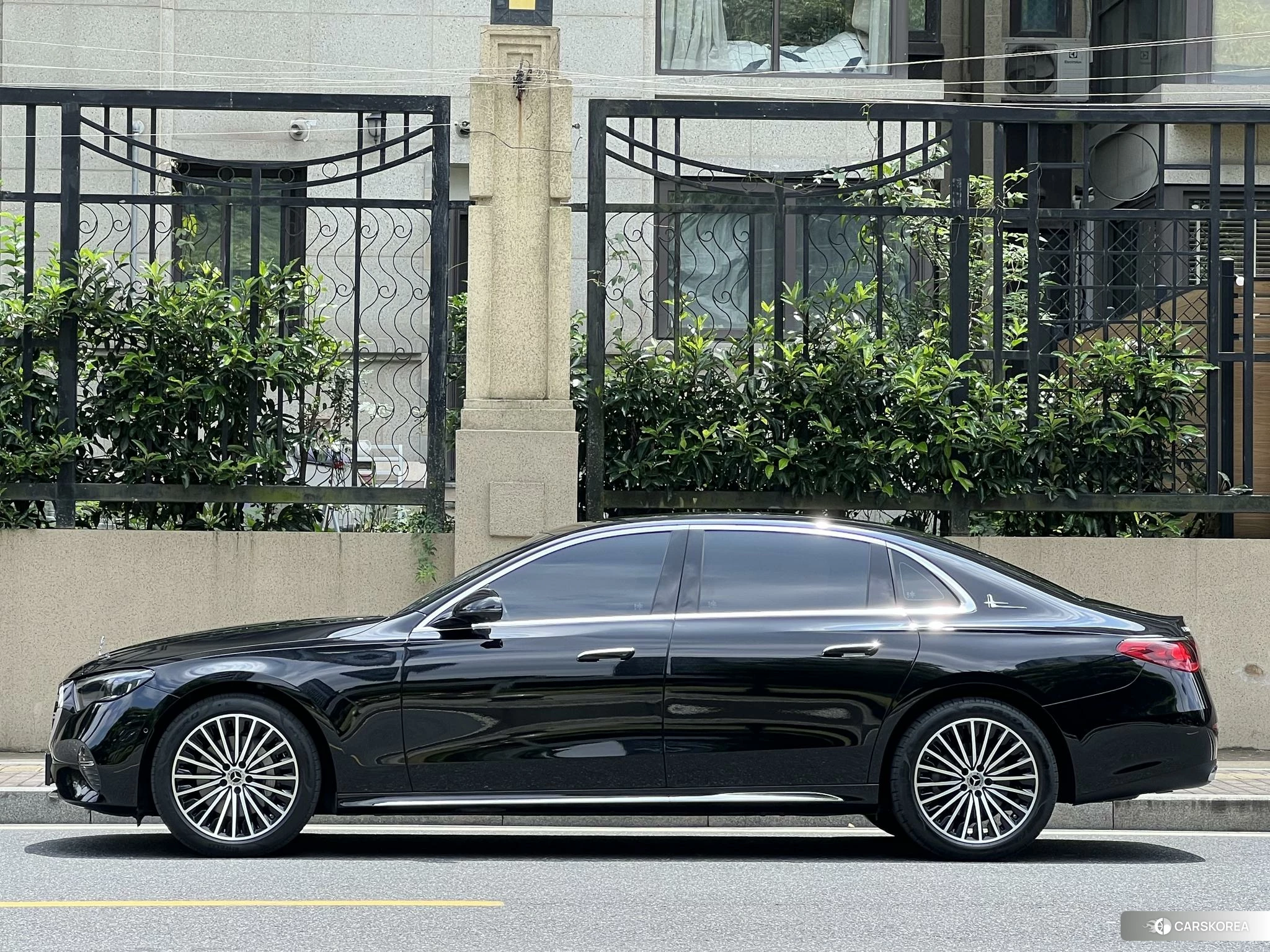 Mercedes-Benz E-Class 2023 Черный из Китая, фото 4