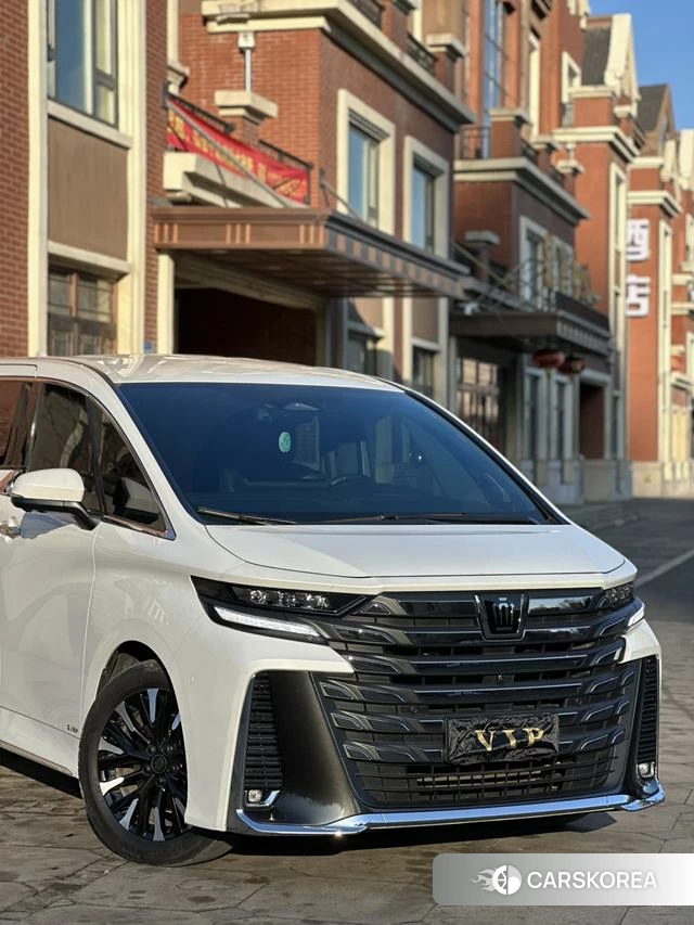 Toyota Vellfire 2024 Белый из Китая, фото 4