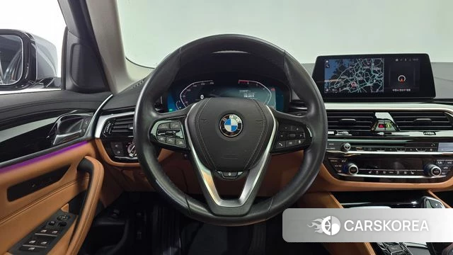 BMW 5 Series (G30) 2019 Серебристо-серый из Кореи, фото 4