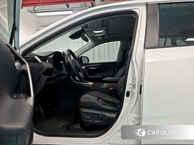 Toyota Wildlander 2023 Белый из Китая, фото 4